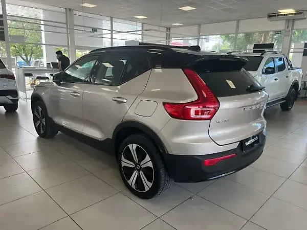 Volvo XC40 Recharge - Imagem 6