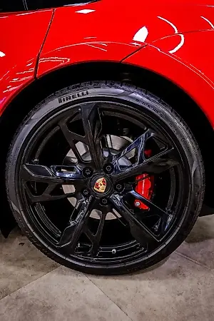 Porsche Taycan - Imagem 4