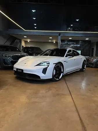 Porsche Taycan - Imagem 1