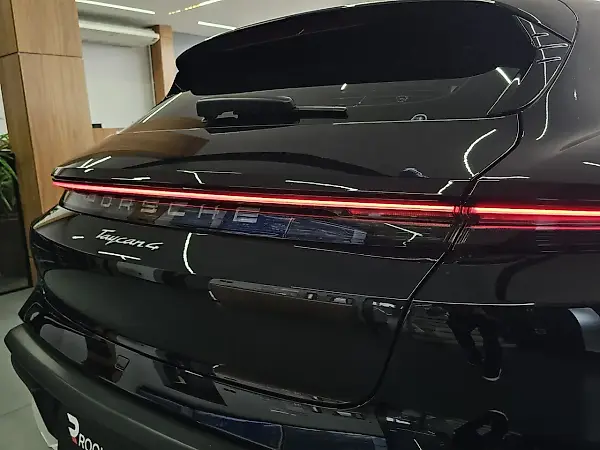 Porsche Taycan - Imagem 8