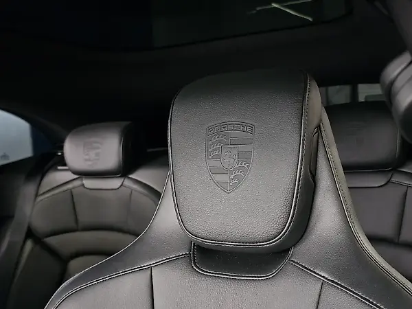 Porsche Taycan - Imagem 13