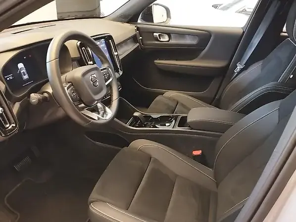 Volvo XC40 Recharge - Imagem 7