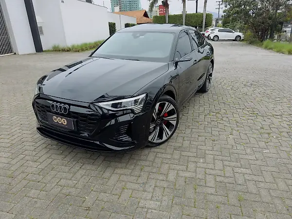 Audi Q8 E-tron - Imagem 1