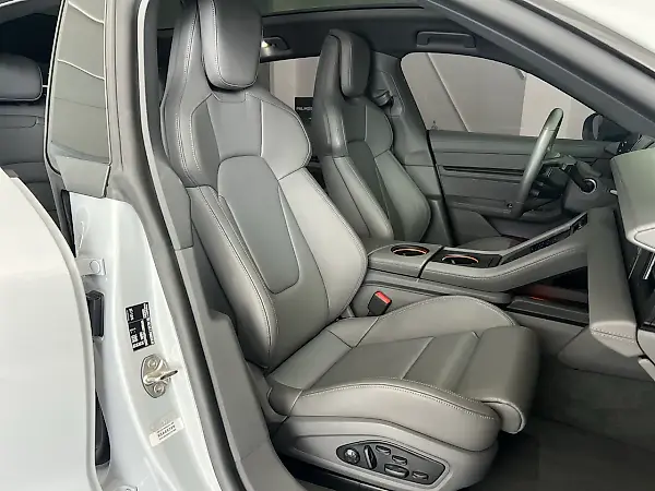 Porsche Taycan - Imagem 10