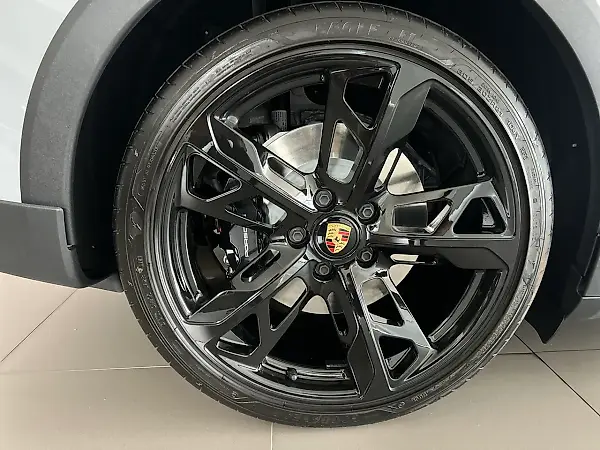 Porsche Taycan - Imagem 5
