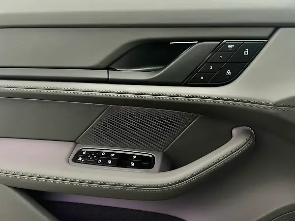 Porsche Taycan - Imagem 19