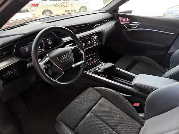 Audi E-tron Sportback - Imagem 12