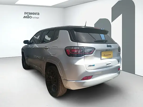 Jeep Compass 4xe Plug-in Hybrid - Imagem 4