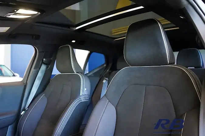 Volvo XC40 Recharge - Imagem 3