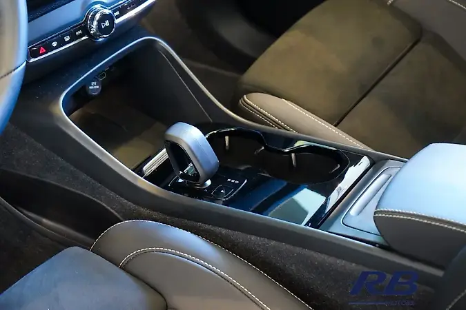 Volvo XC40 Recharge - Imagem 4