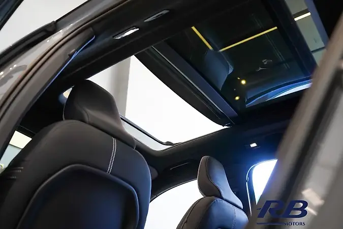 Volvo XC40 Recharge - Imagem 2