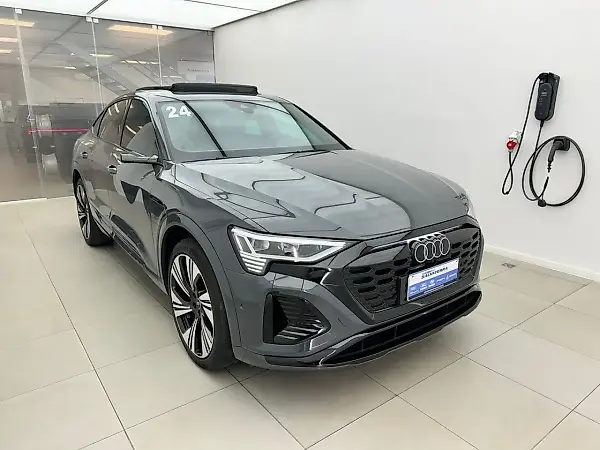 Audi Q8 Sportback E-tron - Imagem 7