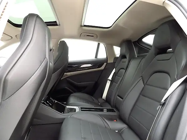 Porsche Panamera 4 E-hybrid - Imagem 17