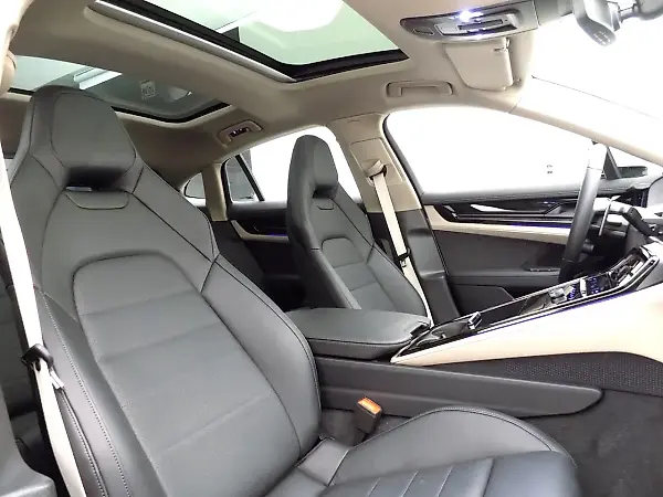 Porsche Panamera 4 E-hybrid - Imagem 16