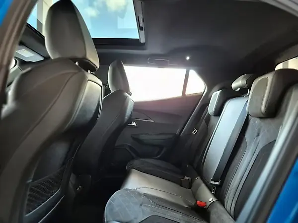 Peugeot E-2008 - Imagem 15