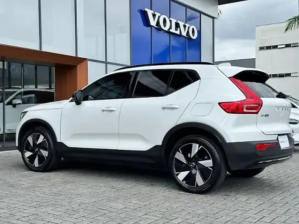 Volvo EX40 - Imagem 15