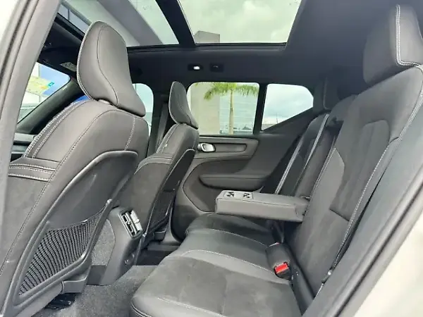 Volvo EX40 - Imagem 18