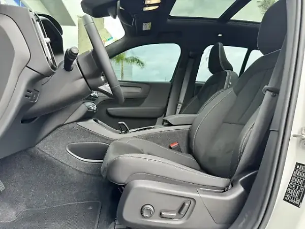 Volvo EX40 - Imagem 17