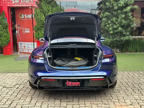 Porsche Taycan - Imagem 15