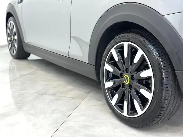 Mini Cooper SE - Imagem 12