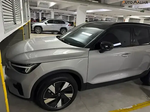 Volvo XC40 Recharge - Imagem 1
