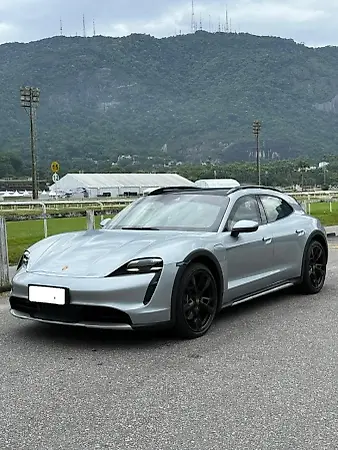 Porsche Taycan - Imagem 1