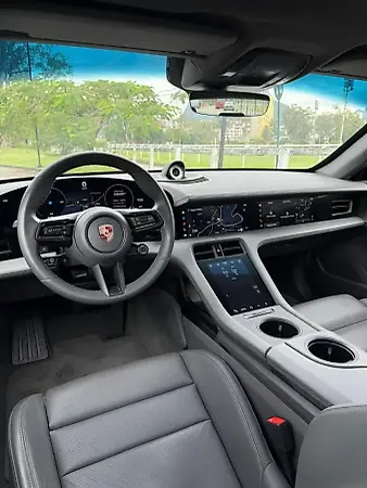 Porsche Taycan - Imagem 12