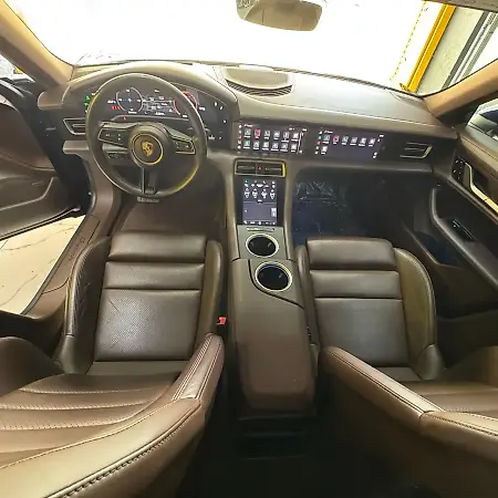 Porsche Taycan - Imagem 8