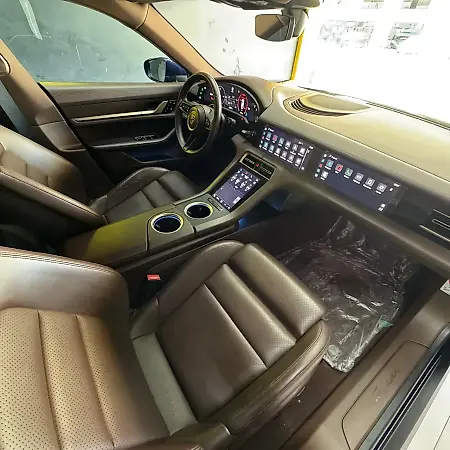 Porsche Taycan - Imagem 11