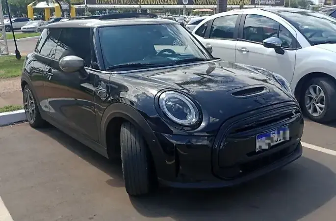 Mini Cooper SE - Imagem 1