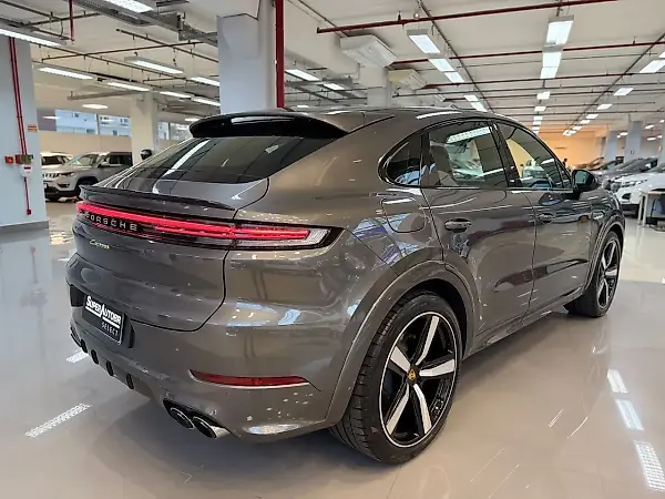 Porsche Cayenne E-hybrid - Imagem 4