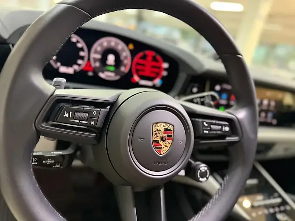 Porsche Cayenne E-hybrid - Imagem 15