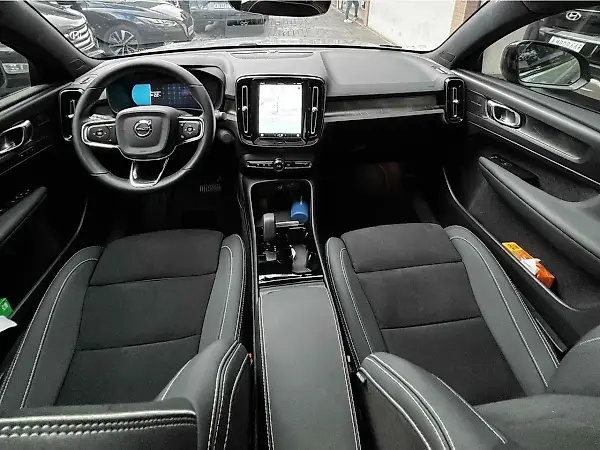 Volvo C40 Recharge - Imagem 8