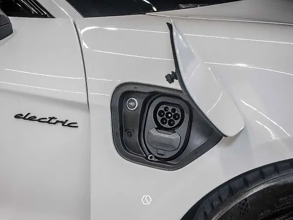 Porsche Taycan - Imagem 5