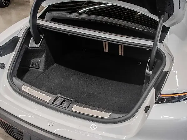 Porsche Taycan - Imagem 14