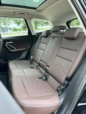 BMW IX1 - Imagem 13