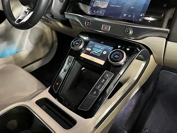 Jaguar I-pace - Imagem 14