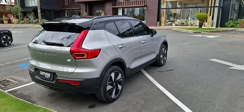 Volvo XC40 Recharge - Imagem 5