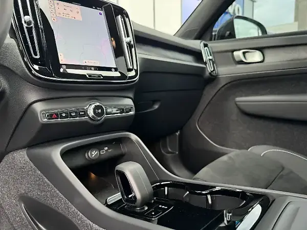 Volvo EX40 - Imagem 13