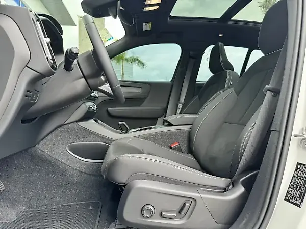 Volvo EX40 - Imagem 17