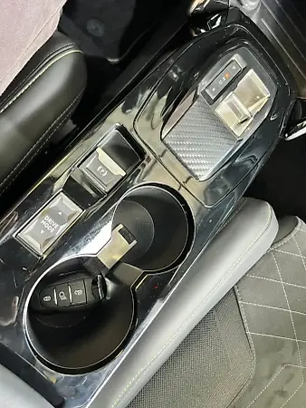 Peugeot E-2008 - Imagem 14