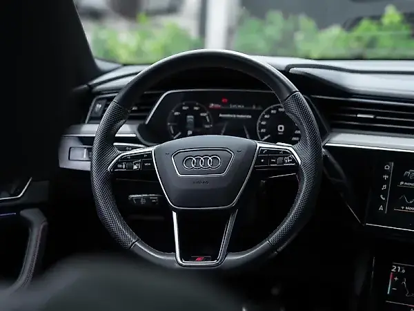 Audi Q8 E-tron - Imagem 11