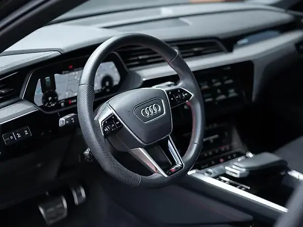 Audi Q8 E-tron - Imagem 12