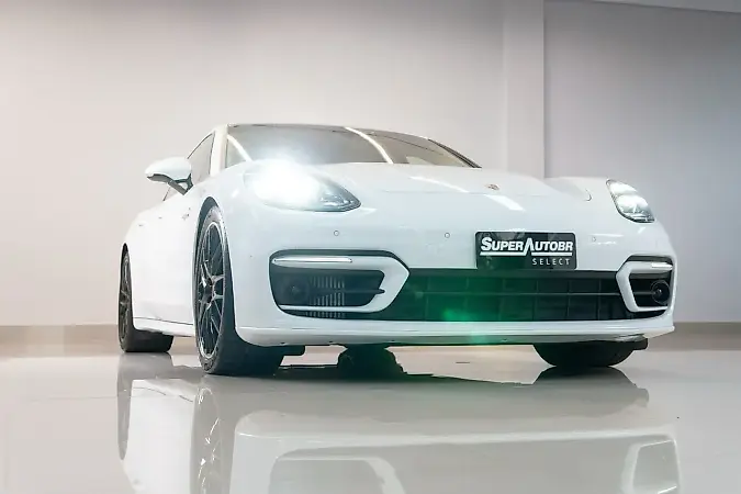 Porsche Panamera 4 E-hybrid - Imagem 1