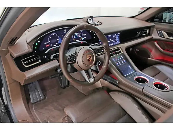 Porsche Taycan - Imagem 5