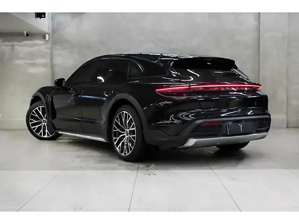 Porsche Taycan - Imagem 4