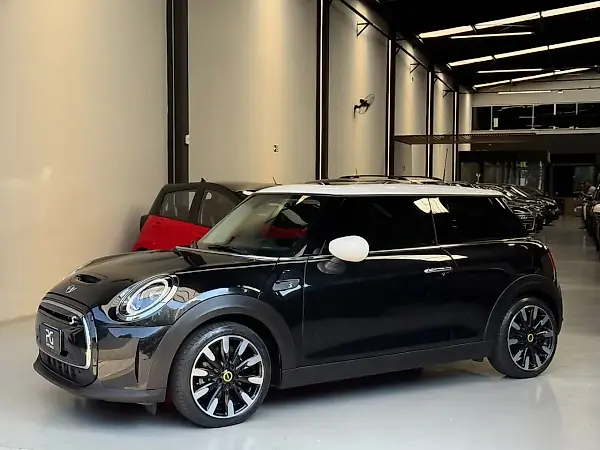Mini Cooper SE - Imagem 1