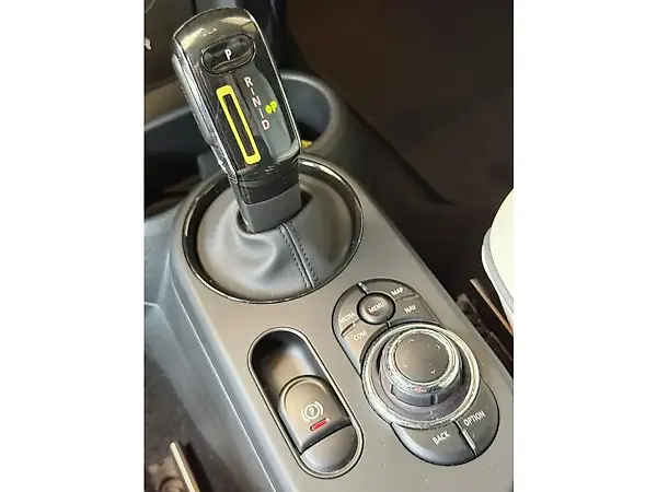 Mini Cooper SE - Imagem 11