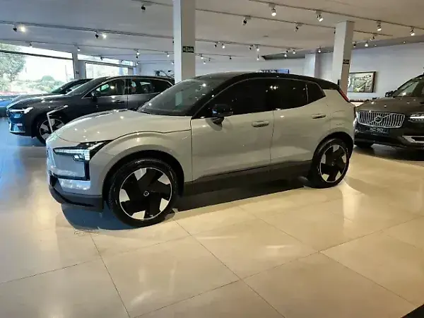 Volvo EX30 - Imagem 1
