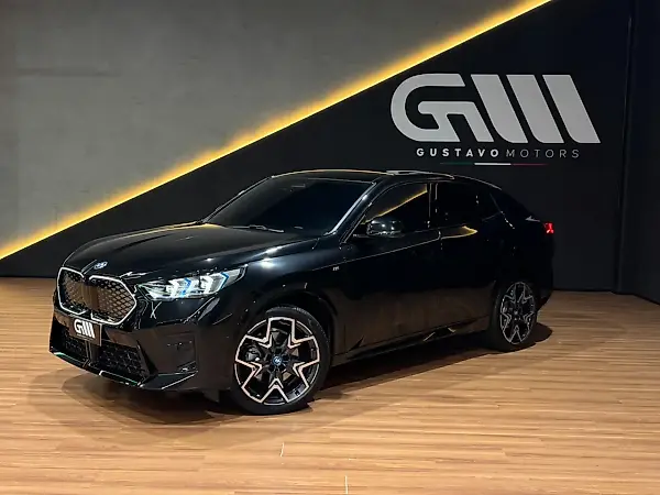 BMW IX2 - Imagem 1